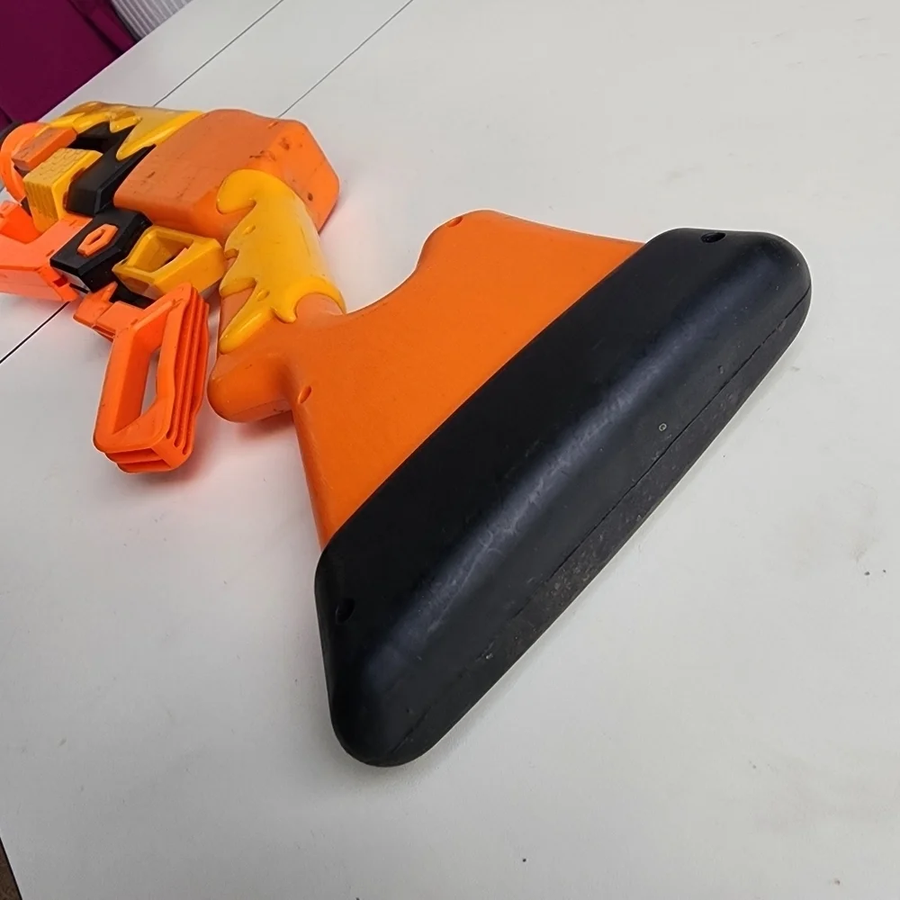 Nerf Roblox Adopt Me!: Bees! Lever Action Dart Blaster, Rotating 8-Dart Drum